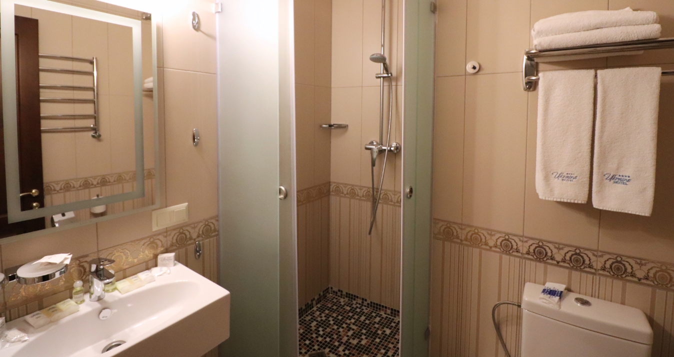 Executive Suite. 6