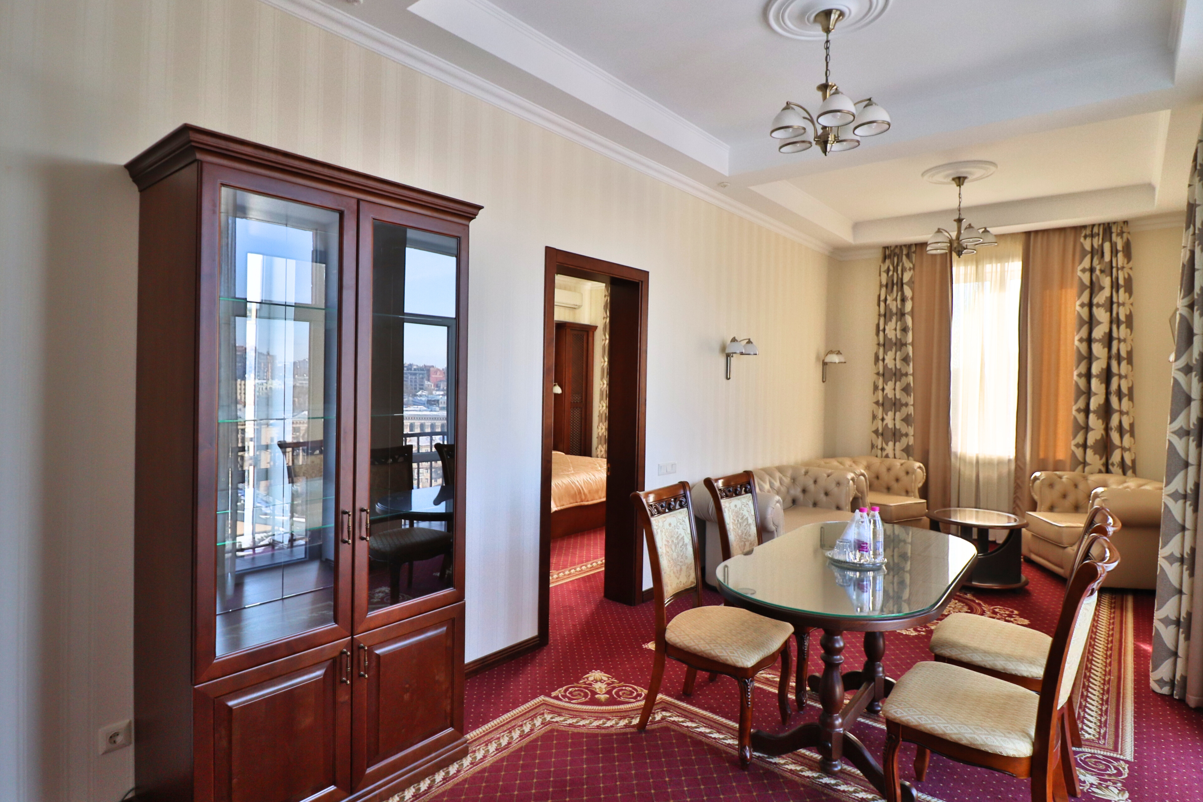 Executive Suite. 12