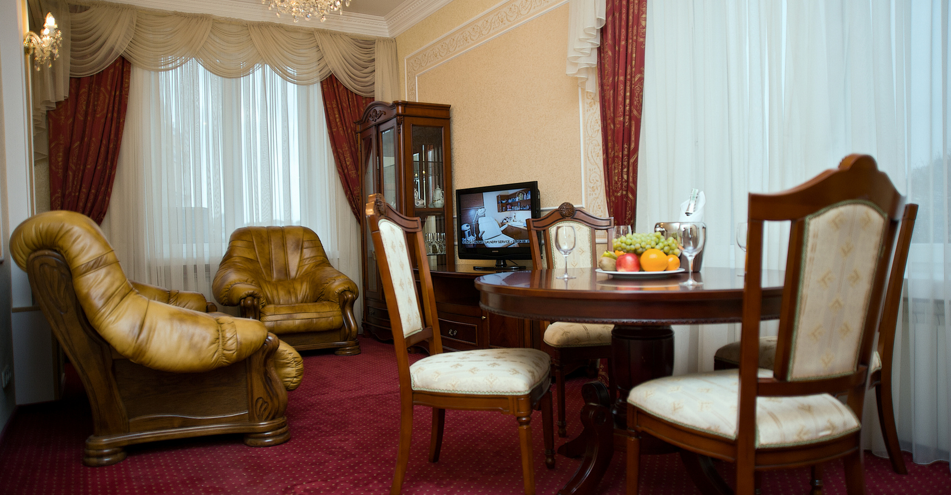 Suite. 3