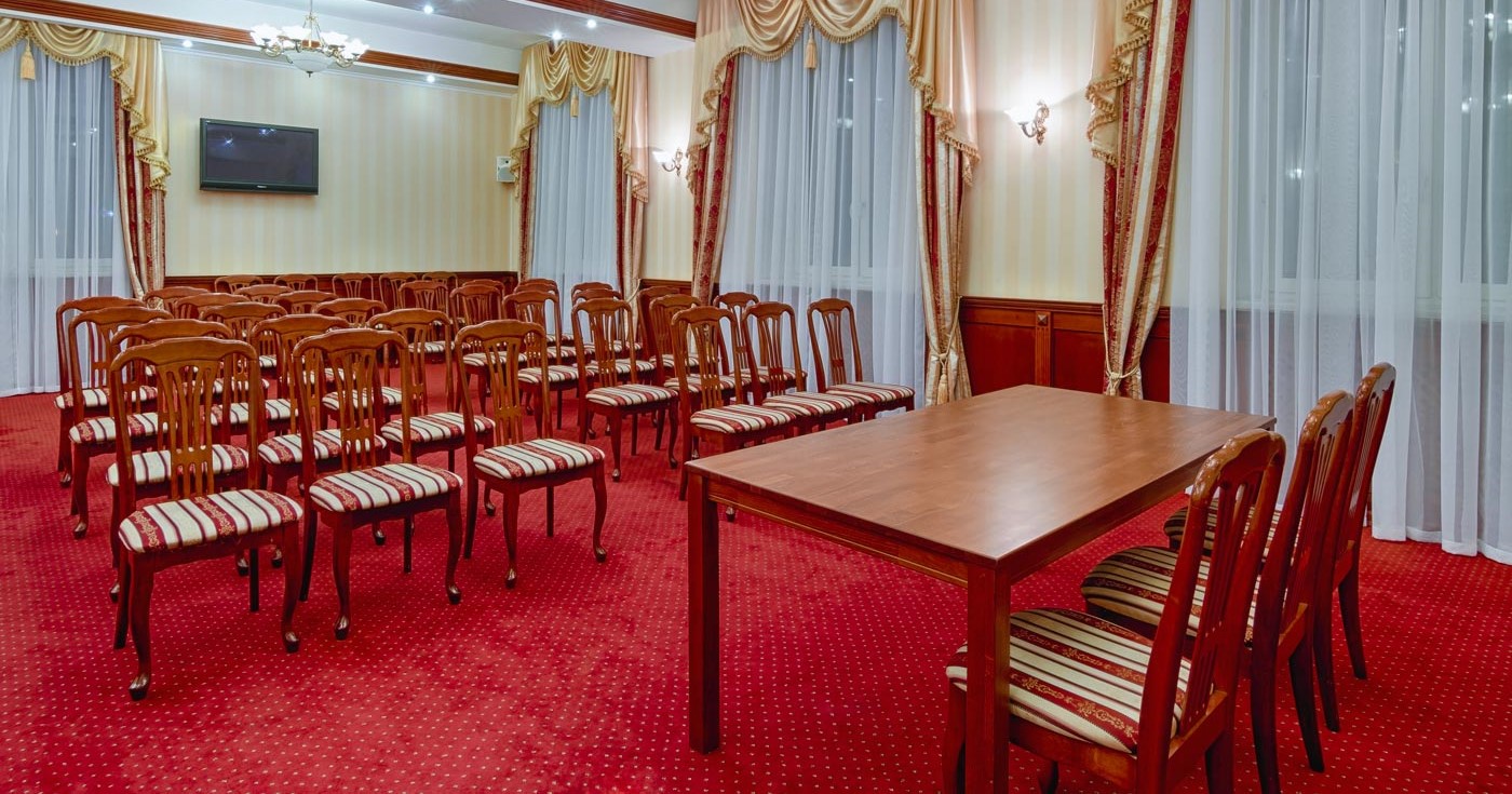 Зал Маріїнська. 4